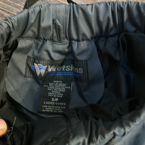 Nwot. Wetskins. Inseam is 29” - Picture 3 of 6